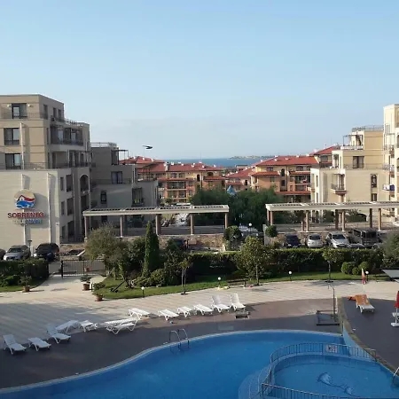 Studio Luxor 1 *